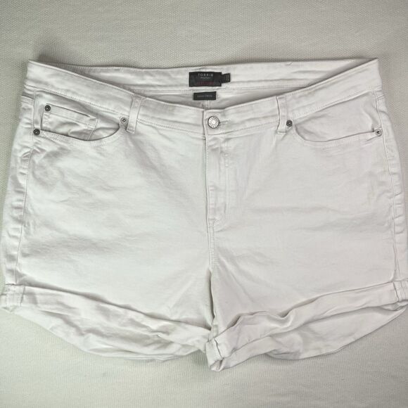Torrid Boyfriend Shorts White Feel The Fit Vintage Stretch Women’s Denim Sz 24 - Picture 1 of 11